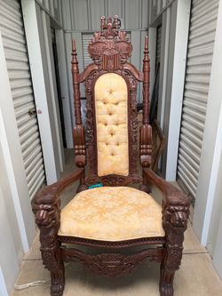 Mahogany Goth style chair
