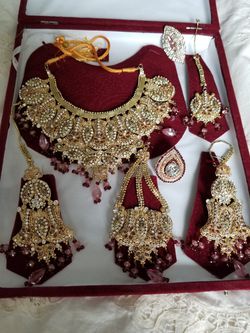 Heavy bridal jewelry set.