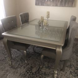 Table with 6 Chairs And Extension & Buffet