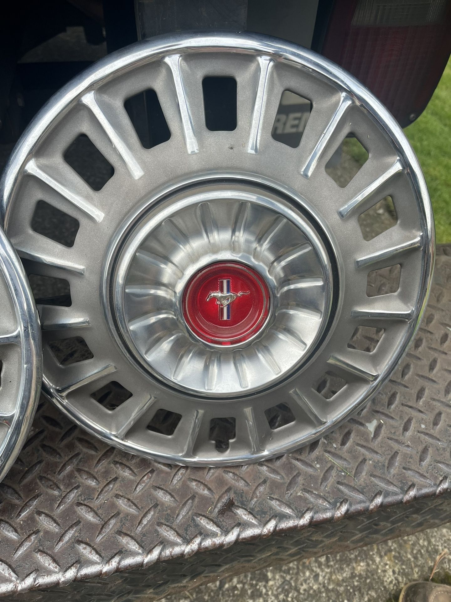 Mustang Hubcaps