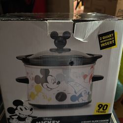 MICKEY 2quart Slow Cooker 