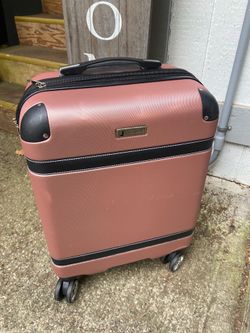LOW PRICE MOVING- $160 + RETAIL CARRY ON