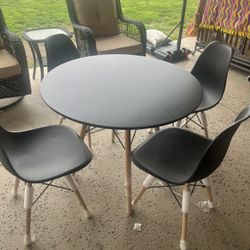 Table & Chairs