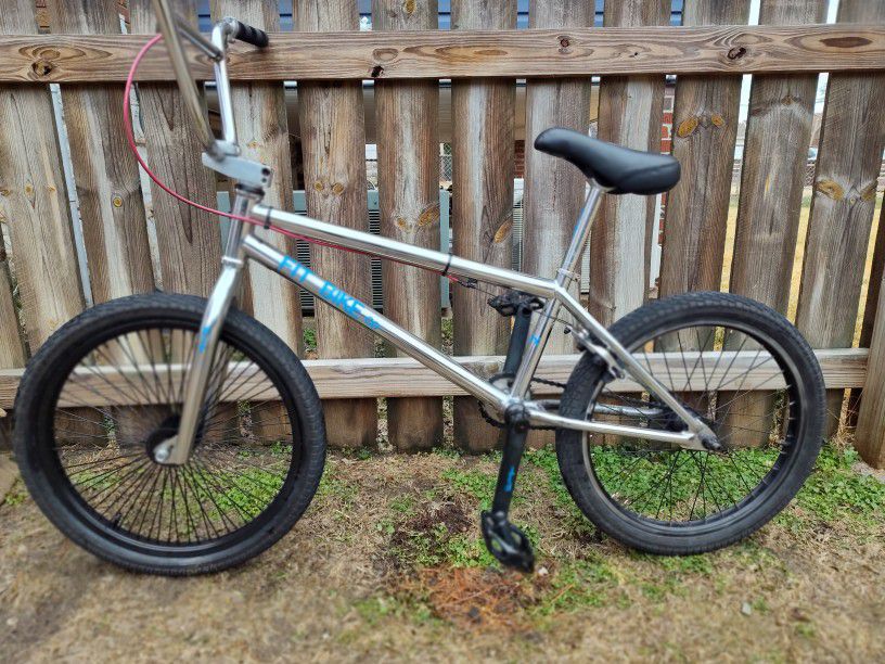 20" FIT BIKE CO. ALL CHROME NO RUST, EVERYTHING IS ORIGINAL EXCEPT FOR THE WHEELS,I PUT WISE RACING WHEELS ON IT.VERY NICE BMX BIKE 