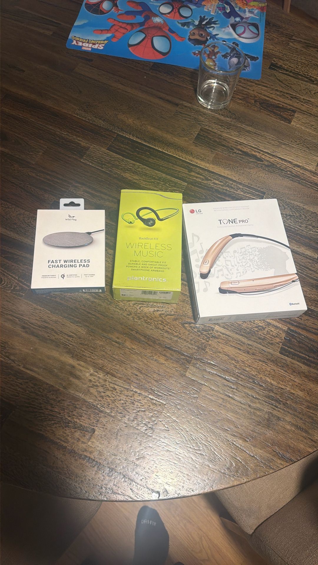 Headphones And Fast Wireless Charging Pad