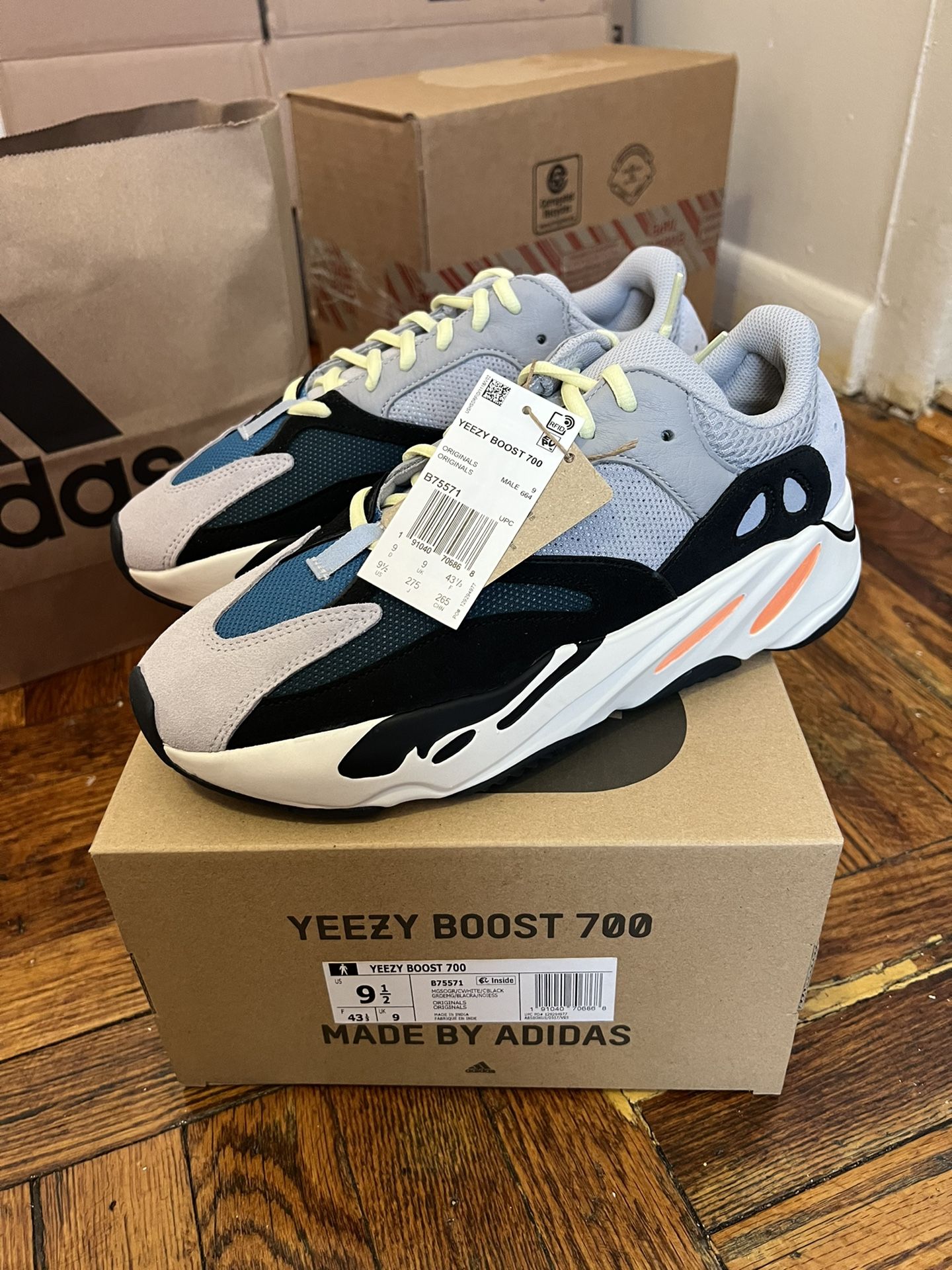 Yeezy Boost 700 Wave Runner Solid Grey Size 9.5 Authentic With