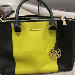 Michael Kors handbag 