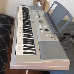 Yamaha DGX-230 Portable Grand Keyboard (76 Keys)