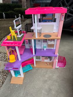 Barbie Dreamhouse 3-Story Dollhouse Playset