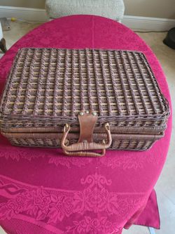 Vintage Woven Wicker Picnic Basket Suitcase Set Service for 4 Red Gingham
