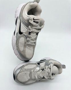 Used Nike shoes- Size 1Y (Youth)