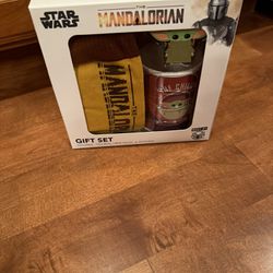 New Star Wars Mandalorian Gift Set 