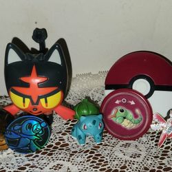 X7  POKEMON LITTEN ACTION FIGURE SCIZOR LAPEL PIN POKEBALL DISC LAUNCHER IVYSAUR CATERPIE PIKACHU POPPLIO COIN COLLECTABLE LOT