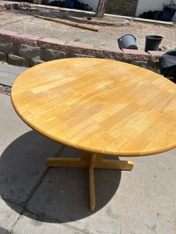 Small extendable dining table