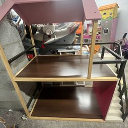 Huge Dollhouse/American Girl