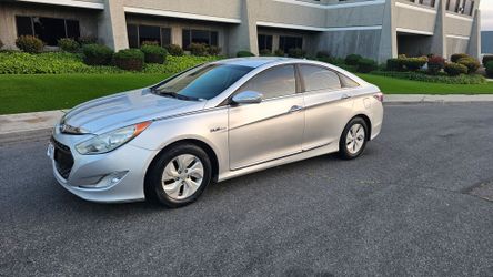 2013 Hyundai sonata hybrid 160k miles clean title