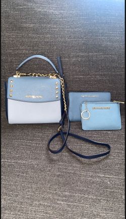 MICHAEL KORS Purse + Wallets - ACCEPTING OFFERS