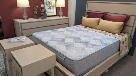 LEXINGTON Cream Queen Bed, Dresser & 2 Nightstands