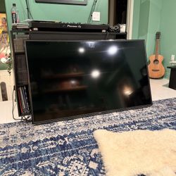 VIZIO 65” 4K Smart TV (E65-F1) – Dolby Vision HDR