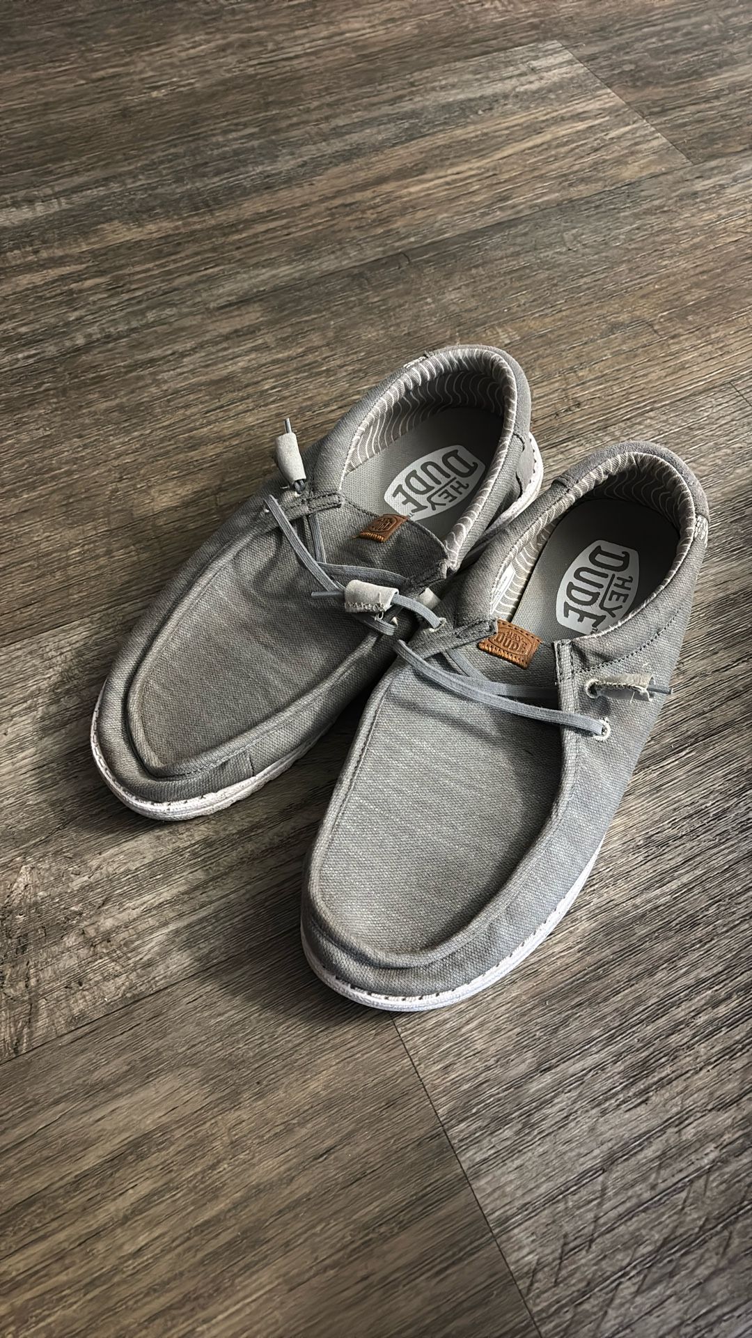 HEY DUDES MEN SIZE 10