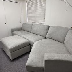 Thomasville Sectional Couch With Ottoman 