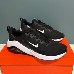$60 Women’s Nike Air Zoom Brand New Size 9.5