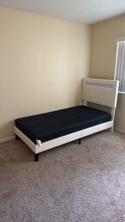 Full size bed & mattress ‼️‼️BRING YOUR OWN SCREWDRIVER‼️‼️