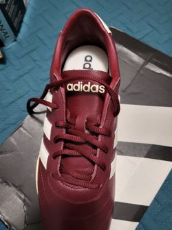 Women adidas size 8 new in box burgundy with white stripe