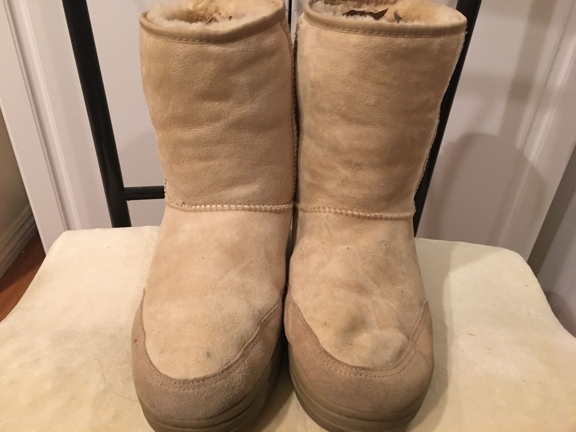 MENS UGG Boots Size M9