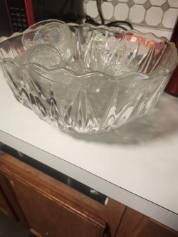 Crystal antique bowl with cups