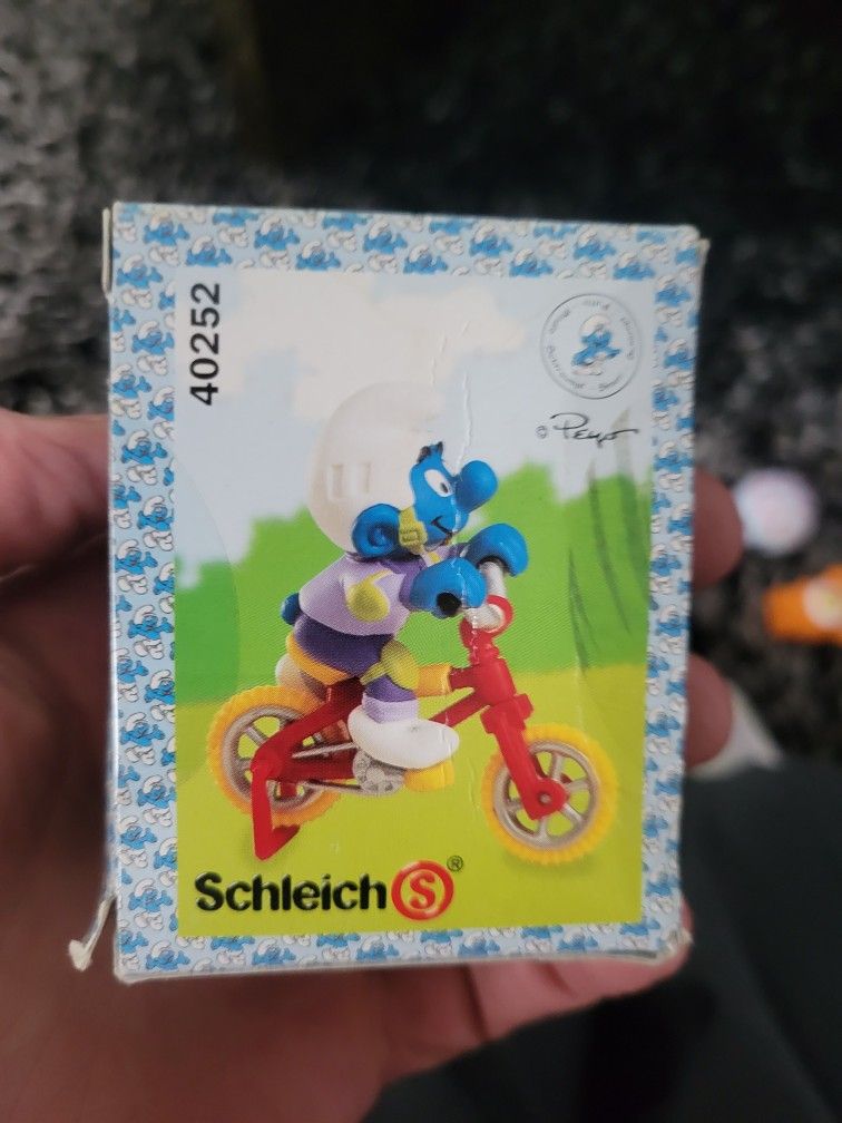 Vintage 2" Smurfs