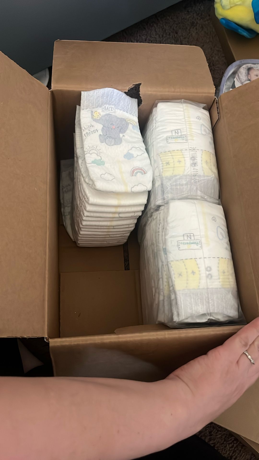 58 Pampers Newborn