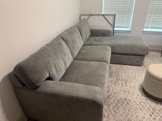 Rooms to go couch