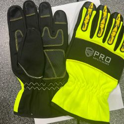 New Men  Safety Work Gives Large  Size 