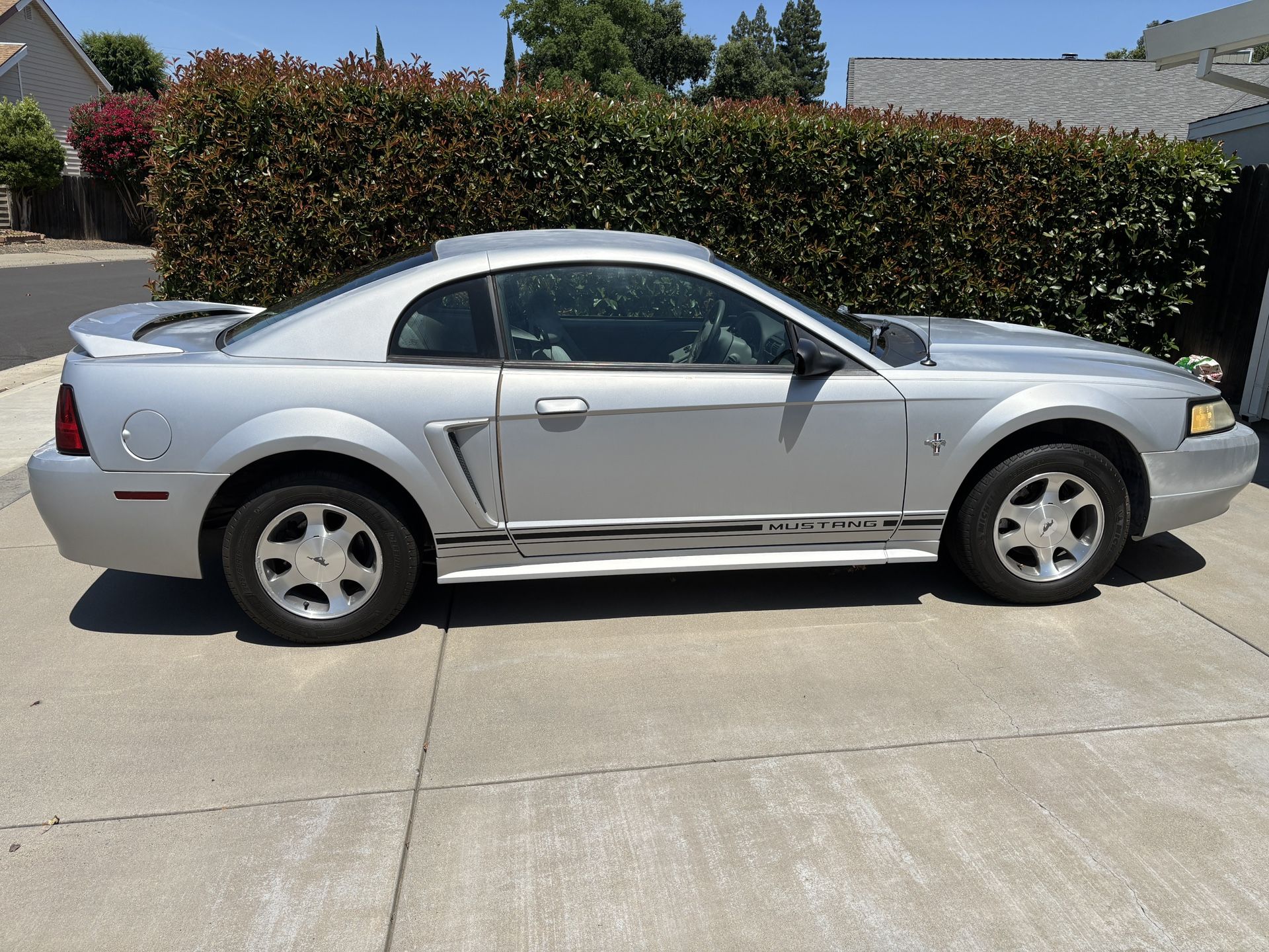 2000 Ford Mustang