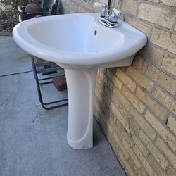 Bathroom Pedestal Sink & Fawcett Asking $40