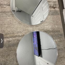 2 Mirrors 