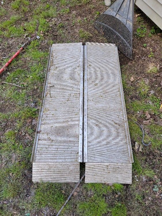 Aluminum wheelchair ramps