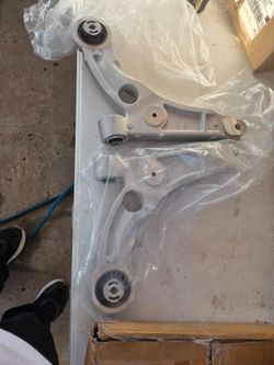 2014------2018 jeep cherokee front upper control arms part# K643179-----K643180
