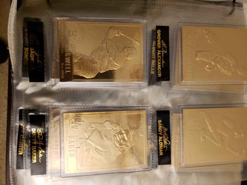 SPORTS MEMORABILIA DANBURY MINT MODEL 22KT GOLD BASEBALL CARDS BINDER