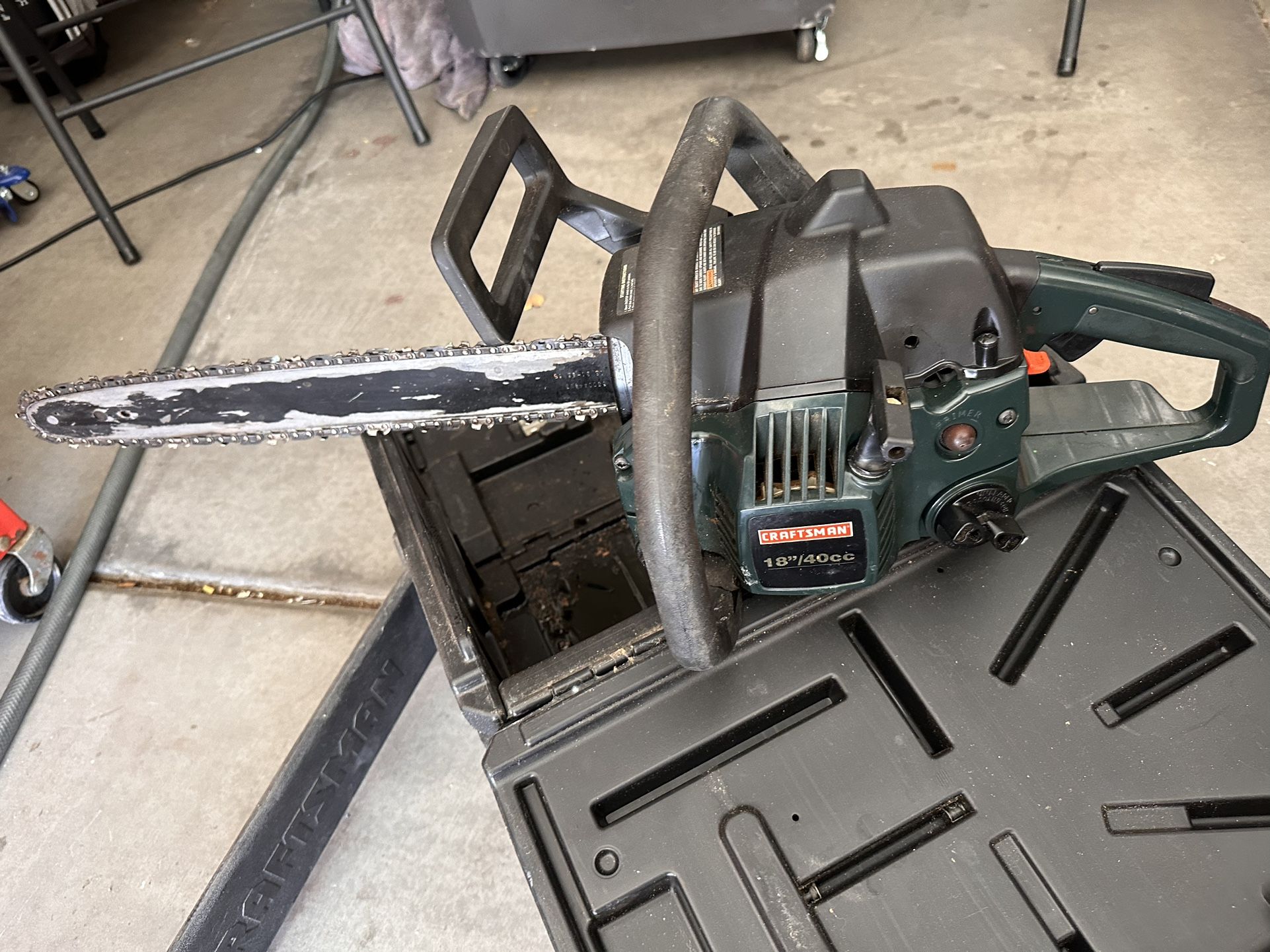 Chainsaw - Craftsman 18”. 40cc