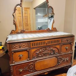 Antique Dresser w/ mirror