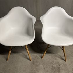 x2 Eames Molded Plastic Armchairs