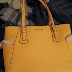 Micheal Kors Bag New