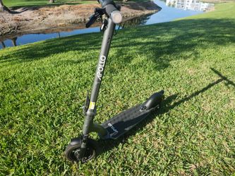 2023 Apollo AIR Electric Scooter