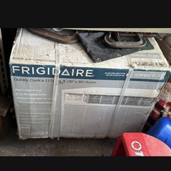 Frigidaire Air Conditioner 18,500 BTU