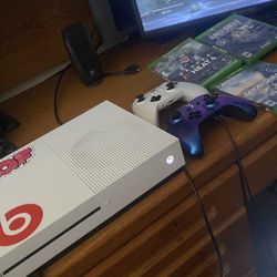 Xbox one s, 2 controllers 3 games also
