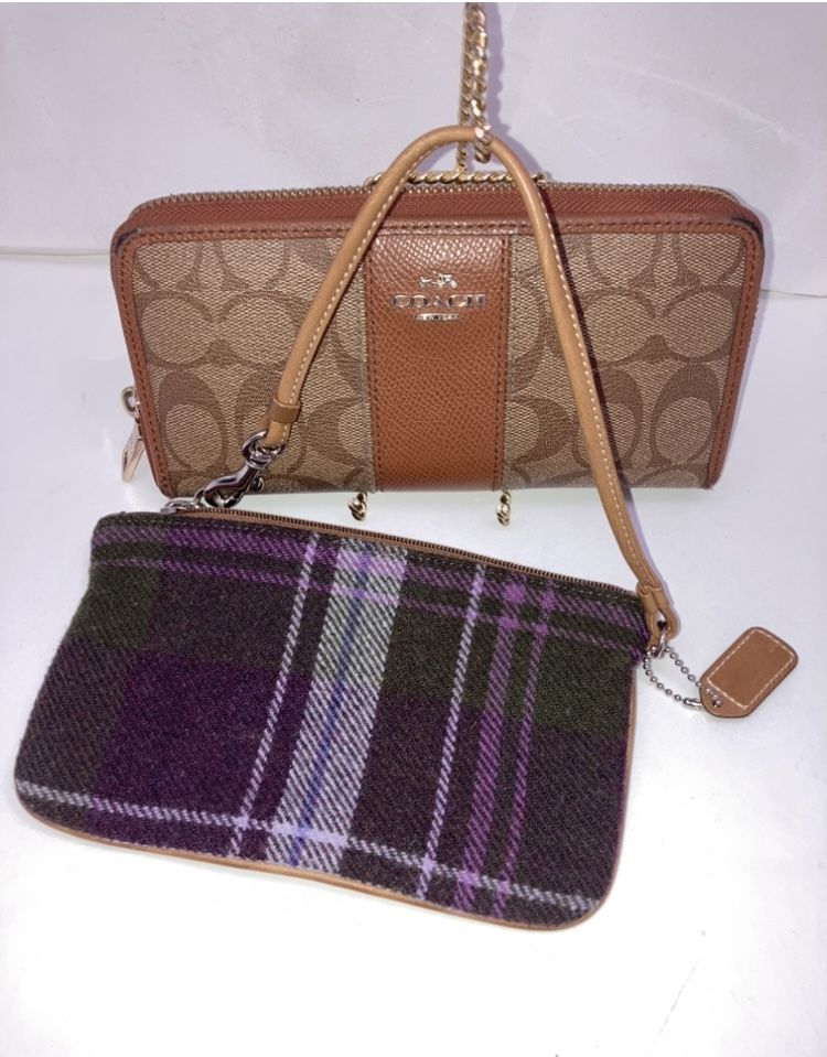Lot 2 Coach Plaid wristlet And Signature wallet