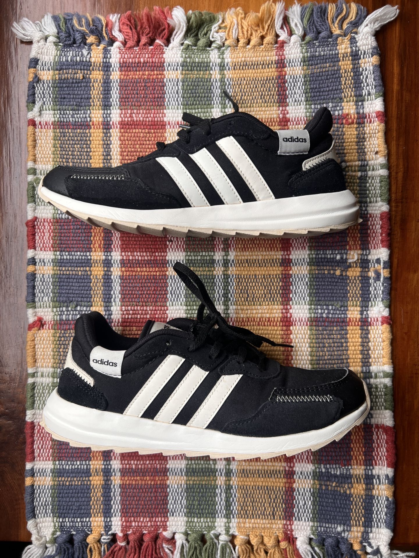 Adidas Women’s Retrorun EH1859 Core Black Running Shoes/Sneakers