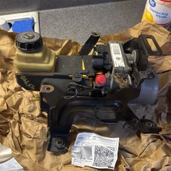 Nissan / Infinity Power Steering Pump, Pulled From 2013 Jx35
